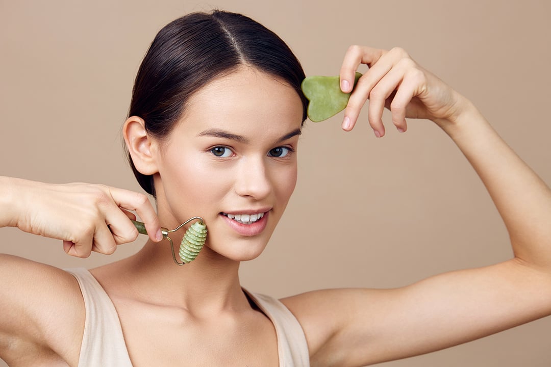 Facelift vs. Non-Surgical Options: How to Choose the Right Rejuvenation Procedure